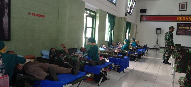 Donor Darah dalam rangka menyambut HUT Ke-75 TNI