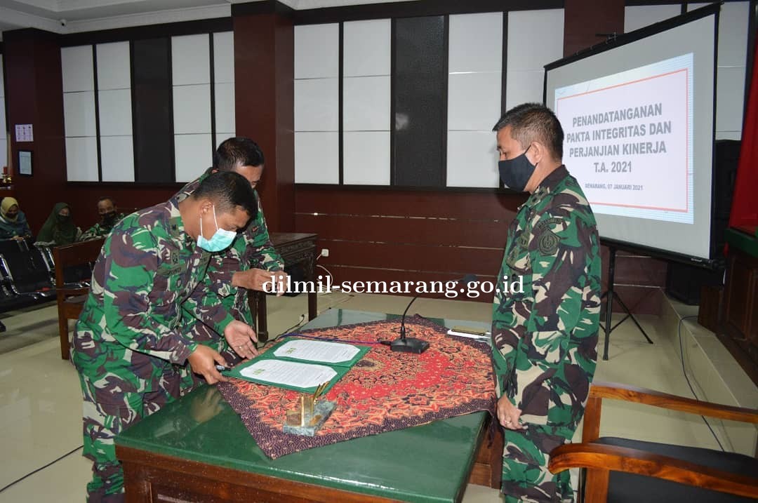 Penandatangan Perjanjian Kinerja dan Pakta Integritas